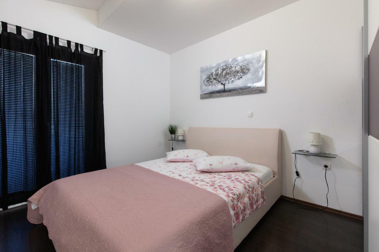 Apartments Bubalo Omiš Kültér fotó